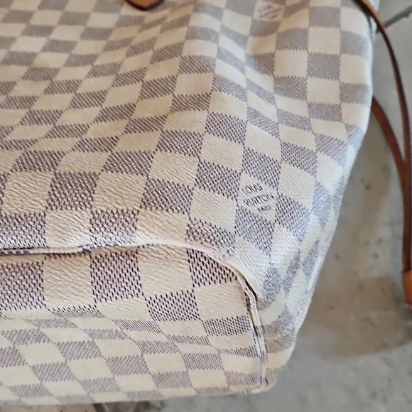 SOLD Louis Vuitton Neverfull MM Damier Azure - Picture 3 of 15